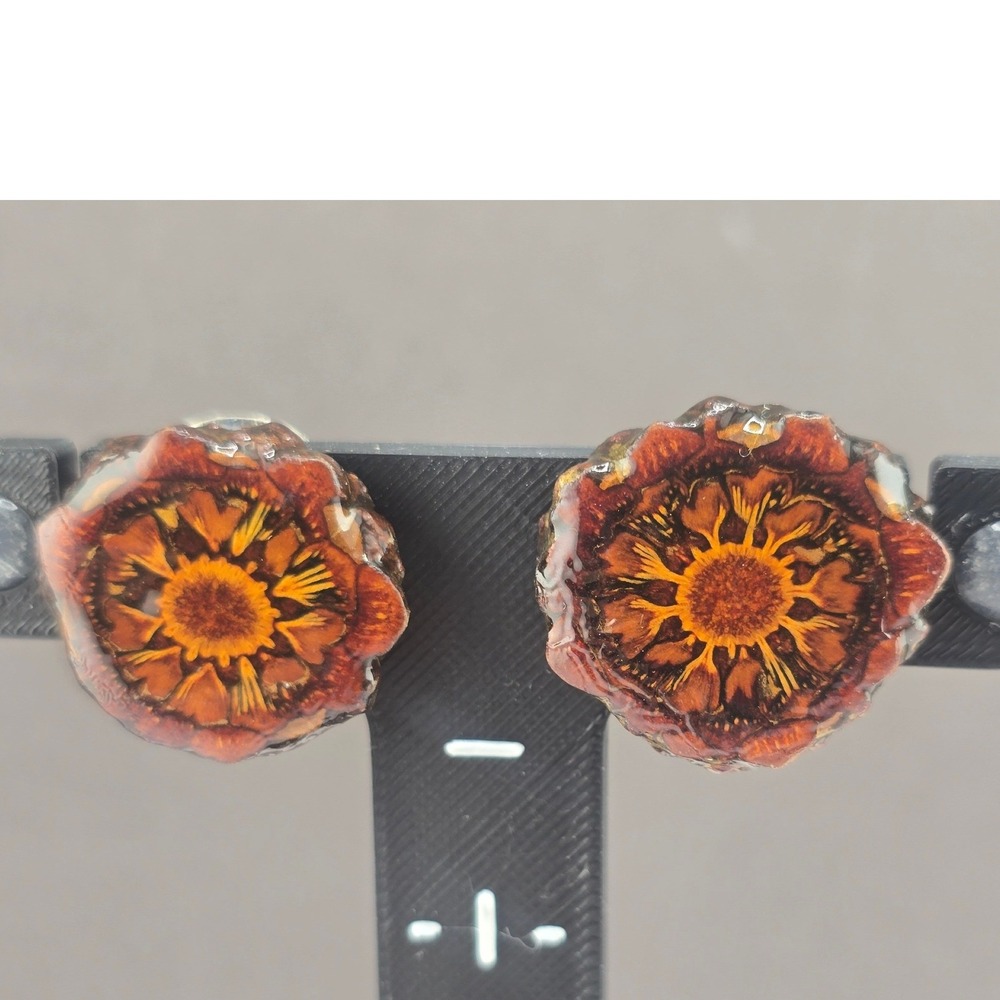 Vintage Estate Pinecone Cross Section Resin Earrings Brown Flower Boho 0.75in